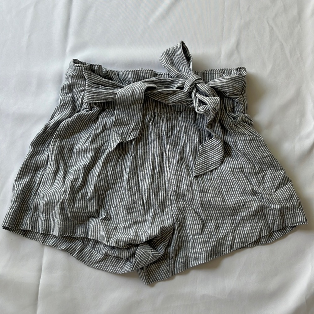 Abercrombie and Fitch Women’s Shorts with tie Size Small